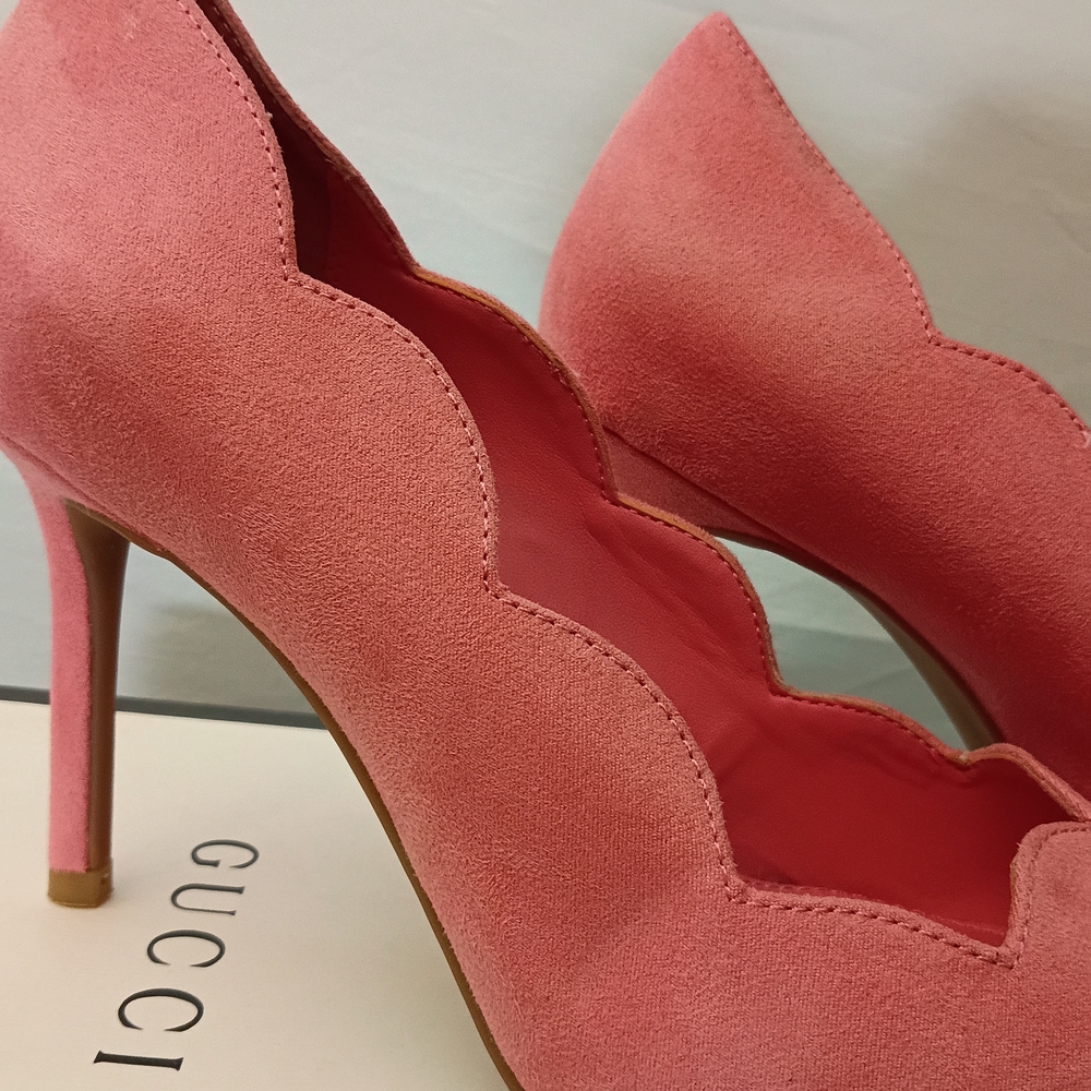 Katy Perry The Dina Microsuede Pink Scalloped  Pointed Toe Pumps 6.5 - Picture 2 of 7